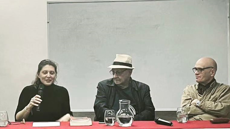  conferencia "Democracia vs Neoliberalismo"